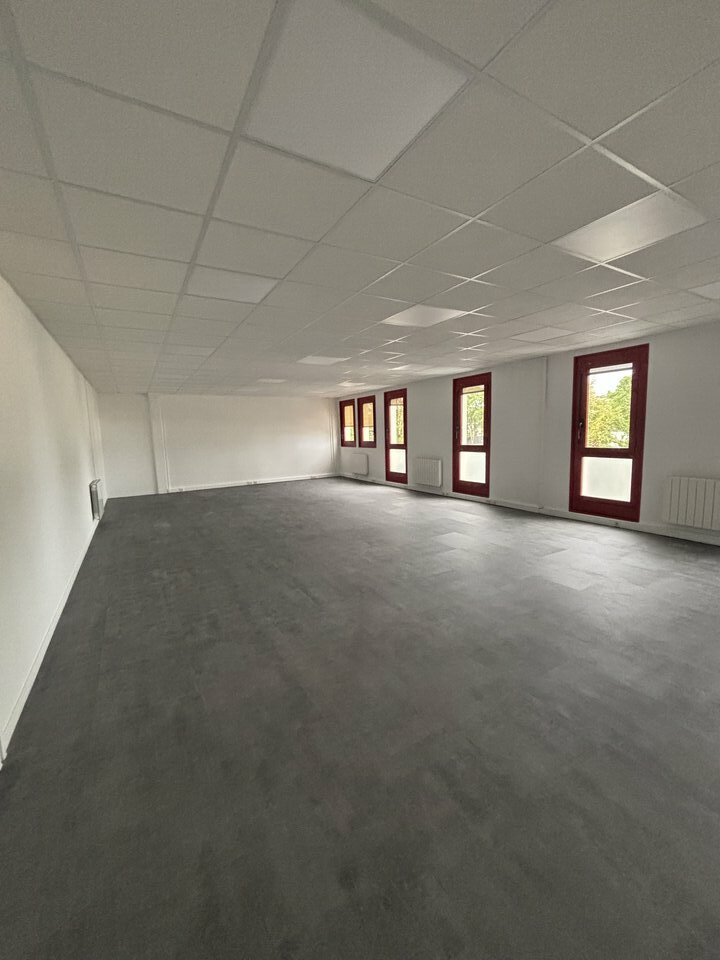 Local d'activites ERAGNY - photo 4