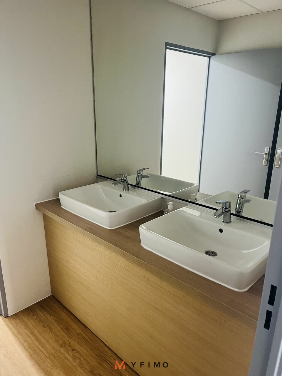 Bureaux MONTIGNY-LE-BRETONNEUX - photo 4