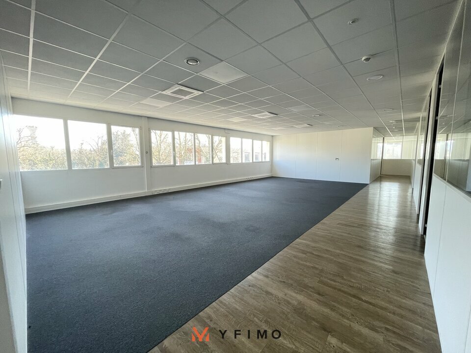 Bureaux AUBERGENVILLE - photo 3