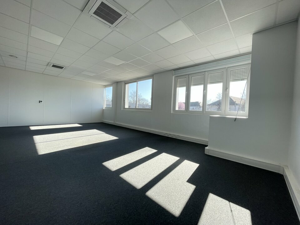 Bureaux AUBERGENVILLE - photo 9
