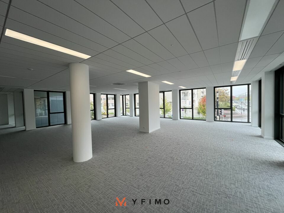 Bureaux MONTIGNY LE BRETONNEUX - photo 4