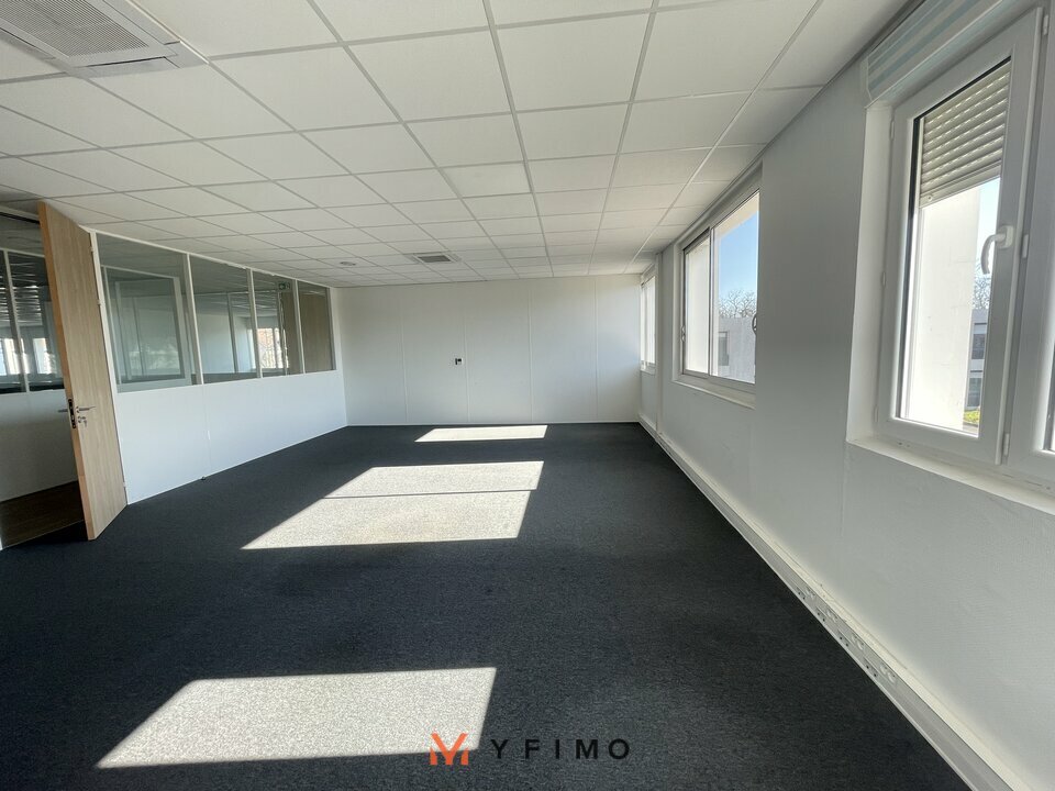 Bureaux AUBERGENVILLE - photo 5