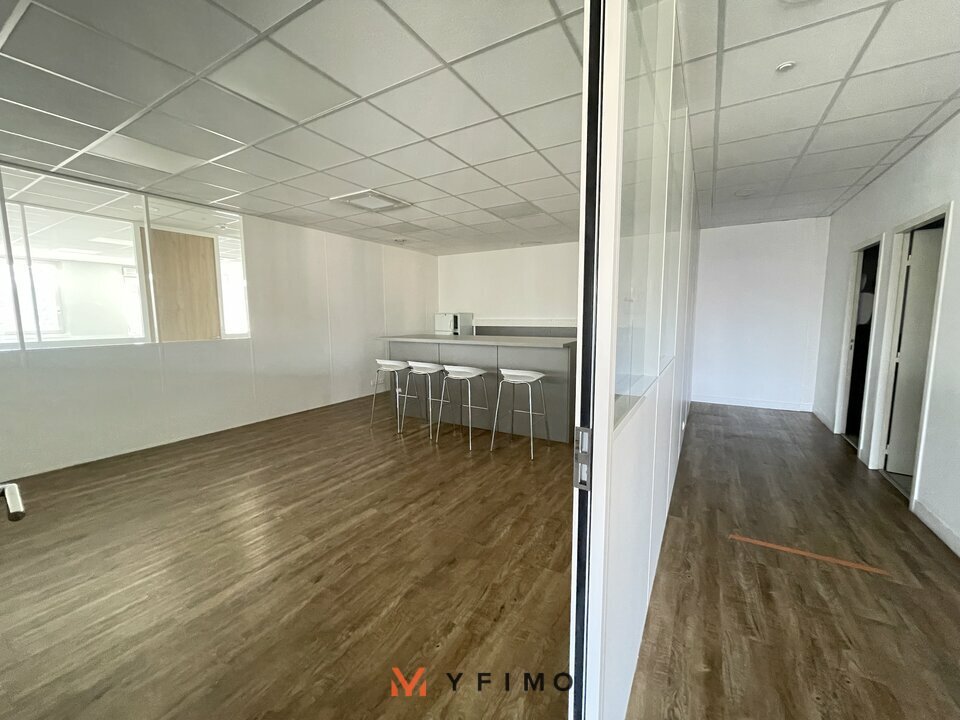 Bureaux AUBERGENVILLE - photo 4