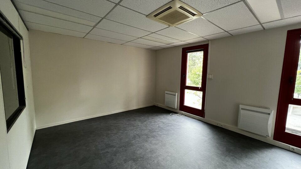 Local d'activites ERAGNY - photo 9