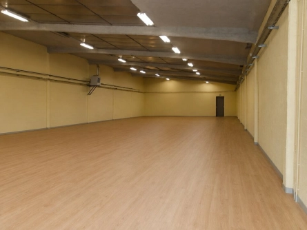 Photo 1 – location commerce BRIE-COMTE-ROBERT (77170) de 545 m²