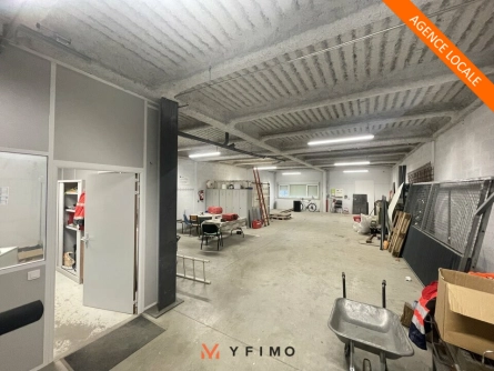 Photo 1 – location entrepôts et locaux d'activité AUBERGENVILLE (78410)