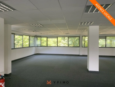 Photo 1 – location bureaux ELANCOURT (78990)