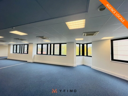 Photo 1 – location bureaux MONTIGNY-LE-BRETONNEUX (78180)