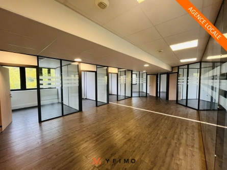 Photo 1 – location bureaux MONTIGNY-LE-BRETONNEUX (78180)