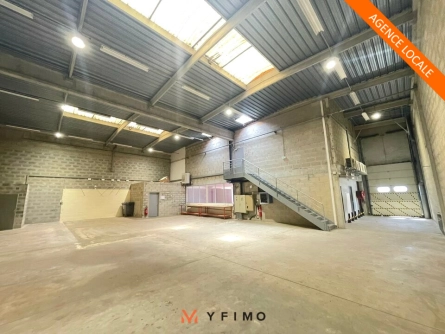 Photo 1 – location entrepôts et locaux d'activité ÉPÔNE (78680)