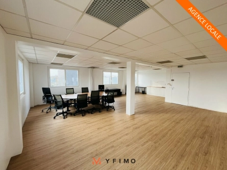 Photo 1 – location bureaux BUC (78530)