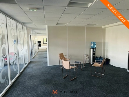 Photo 1 – location bureaux	CHANTELOUP LES VIGNES (78570)