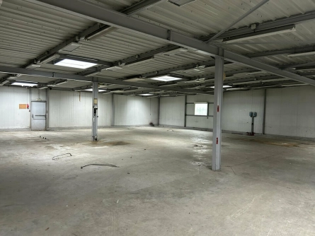 Photo 1 – location entrepôts et locaux d'activité MAURECOURT (78780)