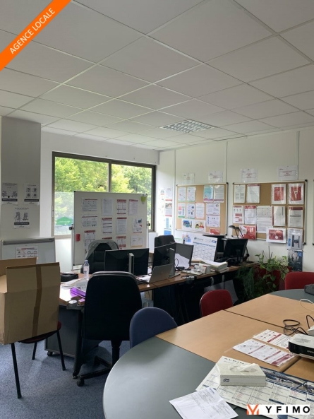 Photo 1 – location bureaux POISSY (78300)