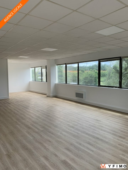 Photo 1 – location bureaux POISSY (78300)