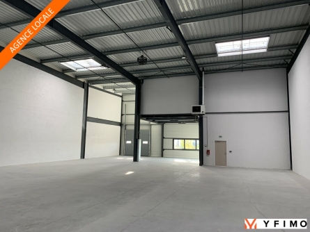 Photo 1 – location entrepôts et locaux d'activité CONFLANS SAINTE HONORINE (78700)