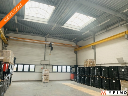 Photo 1 – location entrepôts et locaux d'activité CHANTELOUP LES VIGNES (78570)