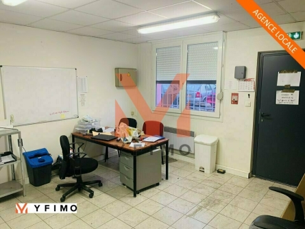 Photo 1 – location entrepôts et locaux d'activité MORAINVILLIERS (78630)