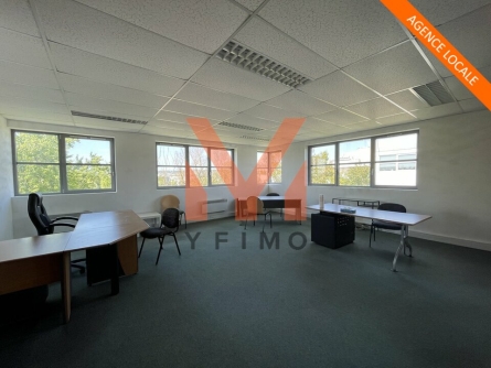 Photo 1 – location bureaux POISSY (78300)