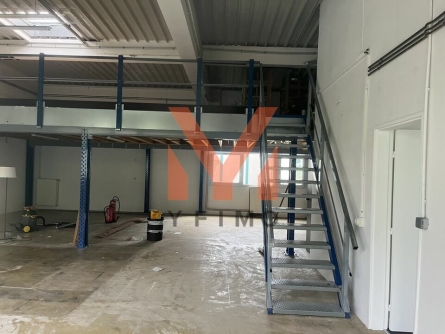 Photo 1 – location entrepôts et locaux d'activité TRAPPES (78190)