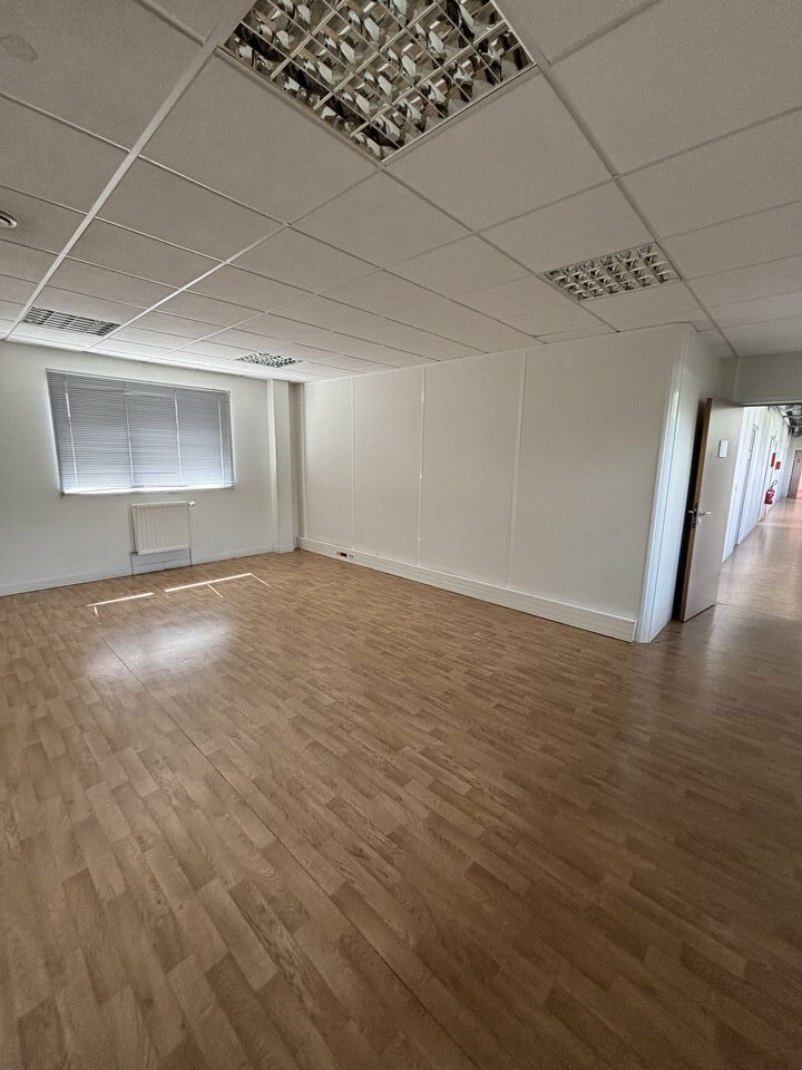 VENTE ENTREPÔTS ET LOCAUX D'ACTIVITÉ CHANTELOUP LES VIGNES (78570) | 78_0121 | photo 11