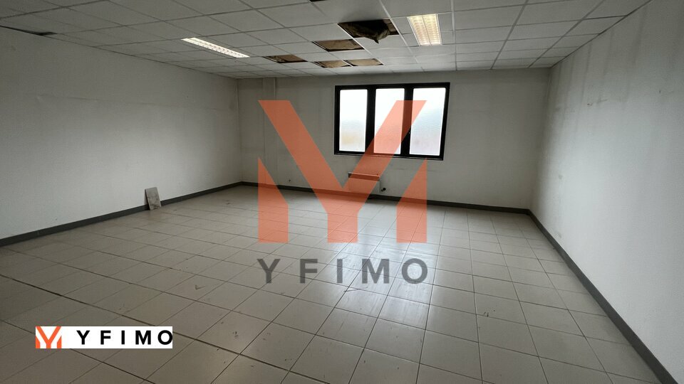 LOCATION ENTREPÔTS ET LOCAUX D'ACTIVITÉ CHANTELOUP LES VIGNES (78570) | 78_0549 | photo 3