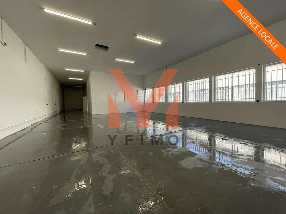 LOCATION ENTREPÔTS ET LOCAUX D'ACTIVITÉ AUBERGENVILLE (78410) | 78_0609 | photo 2