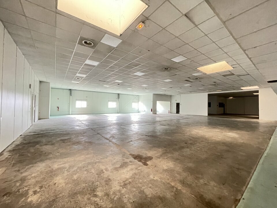 VENTE ENTREPÔTS ET LOCAUX D'ACTIVITÉ AUBERGENVILLE (78410) | 78_1455 | photo 3