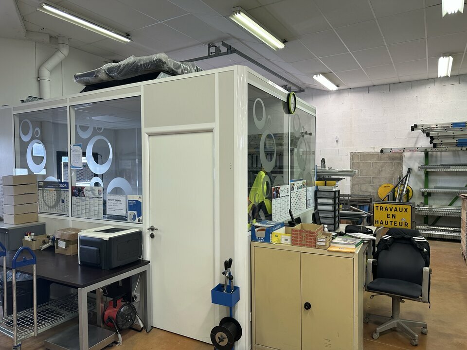 LOCATION ENTREPÔTS ET LOCAUX D'ACTIVITÉ CHANTELOUP LES VIGNES (78570) | 78_1518 | photo 3