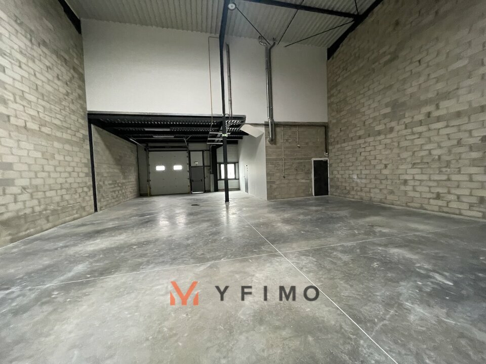 LOCATION ENTREPÔTS ET LOCAUX D'ACTIVITÉ AUBERGENVILLE (78410) | 78_1590 | photo 2