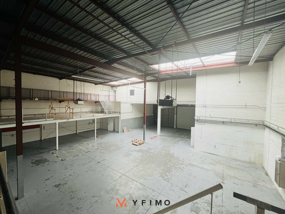 LOCATION ENTREPÔTS ET LOCAUX D'ACTIVITÉ TRAPPES (78190) | 78_1394 | photo 2