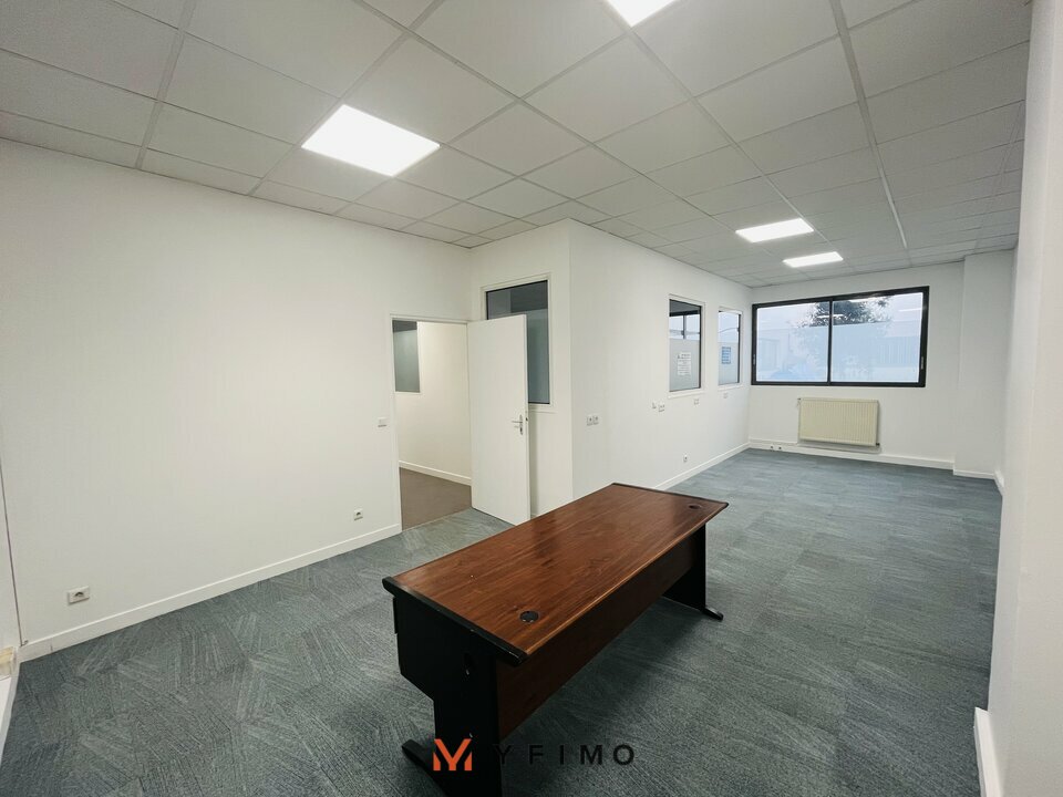 LOCATION ENTREPÔTS ET LOCAUX D'ACTIVITÉ POISSY (78300) | 78_1487 | photo 4