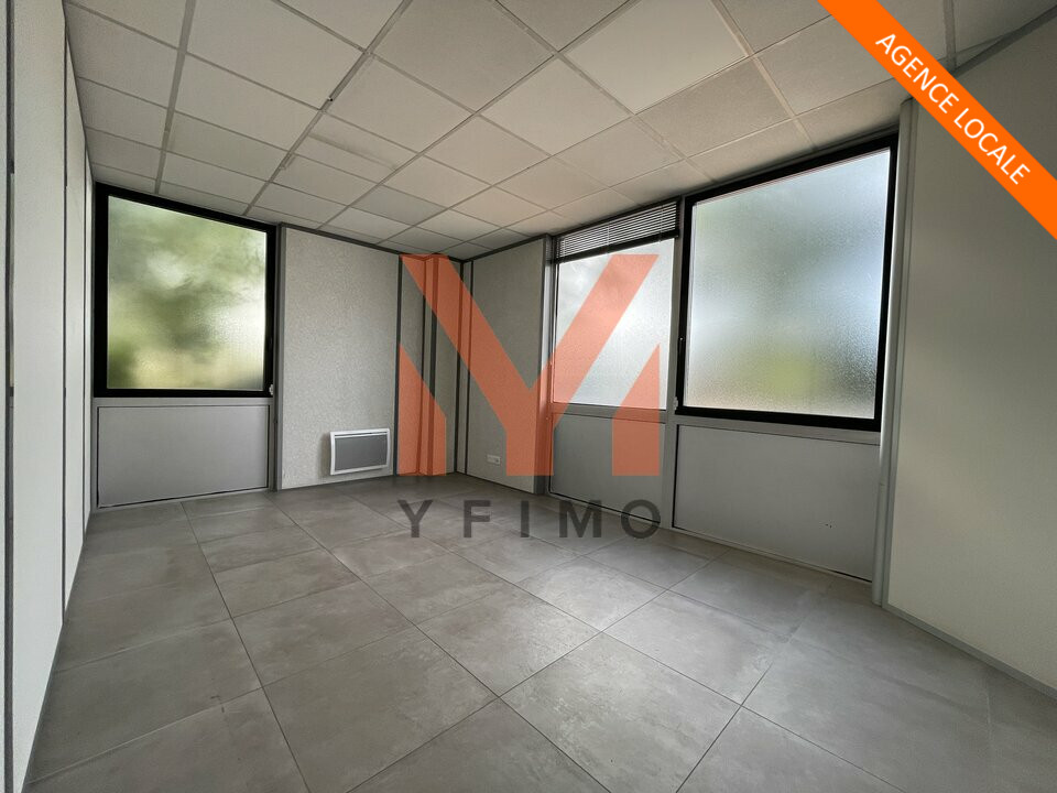 LOCATION ENTREPÔTS ET LOCAUX D'ACTIVITÉ LES MUREAUX (78130) | 78_1556 | photo 3