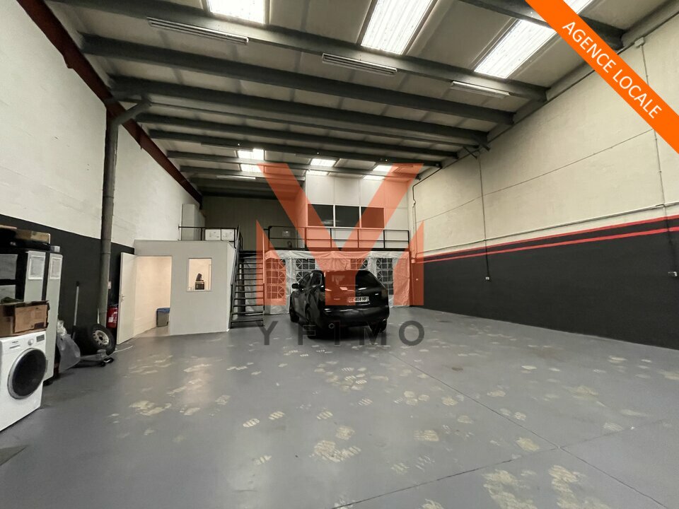 LOCATION ENTREPÔTS ET LOCAUX D'ACTIVITÉ LES MUREAUX (78130) | 78_0590 | photo 2