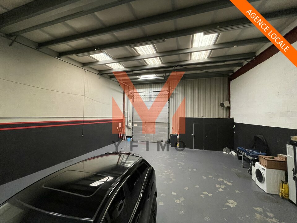 LOCATION ENTREPÔTS ET LOCAUX D'ACTIVITÉ LES MUREAUX (78130) | 78_0590 | photo 1