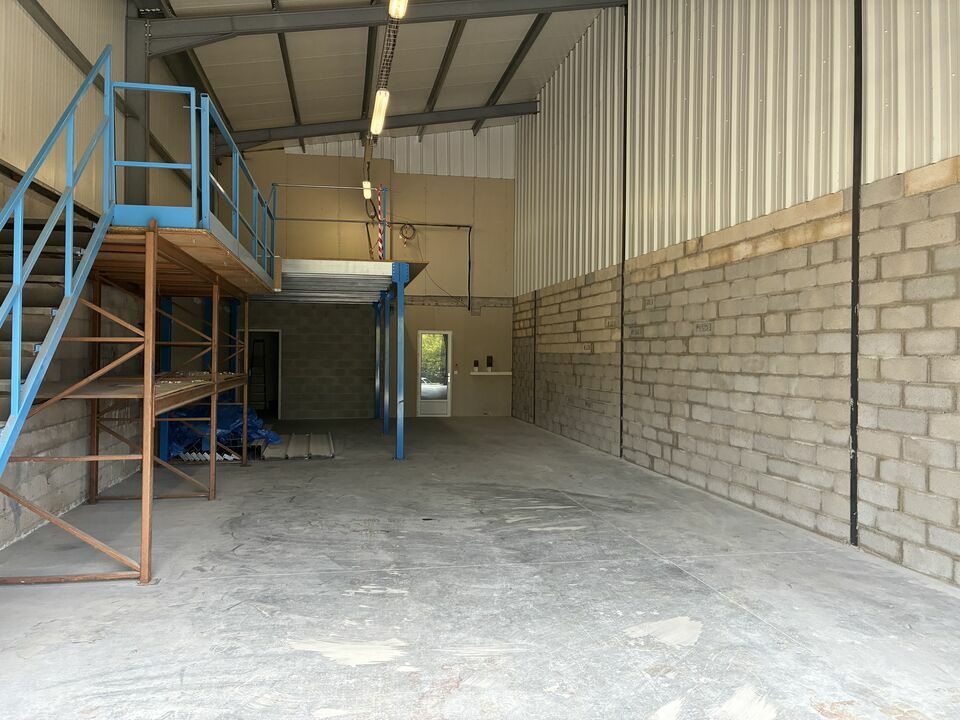LOCATION ENTREPÔTS ET LOCAUX D'ACTIVITÉ ECQUEVILLY (78920) | 78_0773 | photo 3