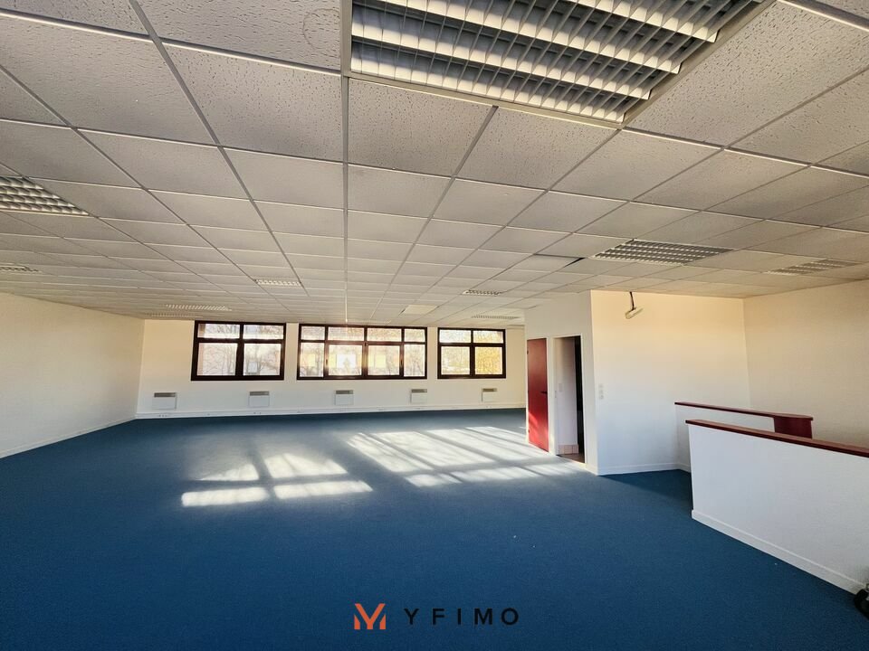 LOCATION ENTREPÔTS ET LOCAUX D'ACTIVITÉ VOISINS-LE-BRETONNEUX (78960) | 78_1258 | photo 3