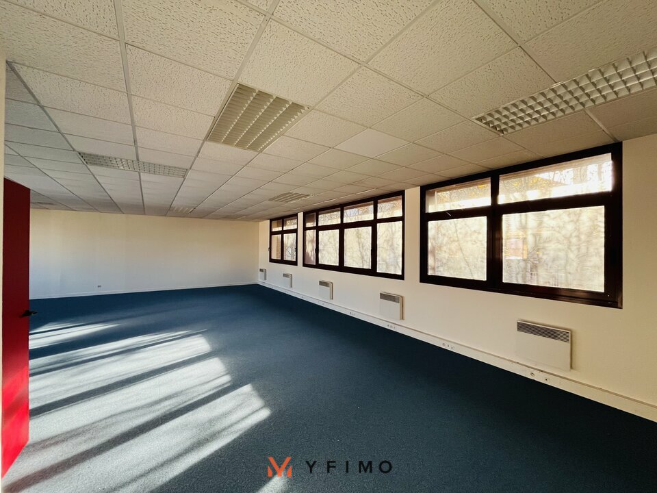 LOCATION ENTREPÔTS ET LOCAUX D'ACTIVITÉ VOISINS-LE-BRETONNEUX (78960) | 78_1258 | photo 5